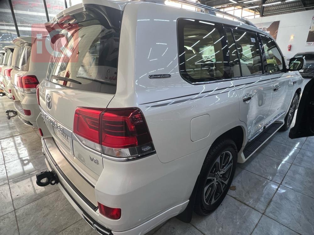 تويوتا لاندكروزر